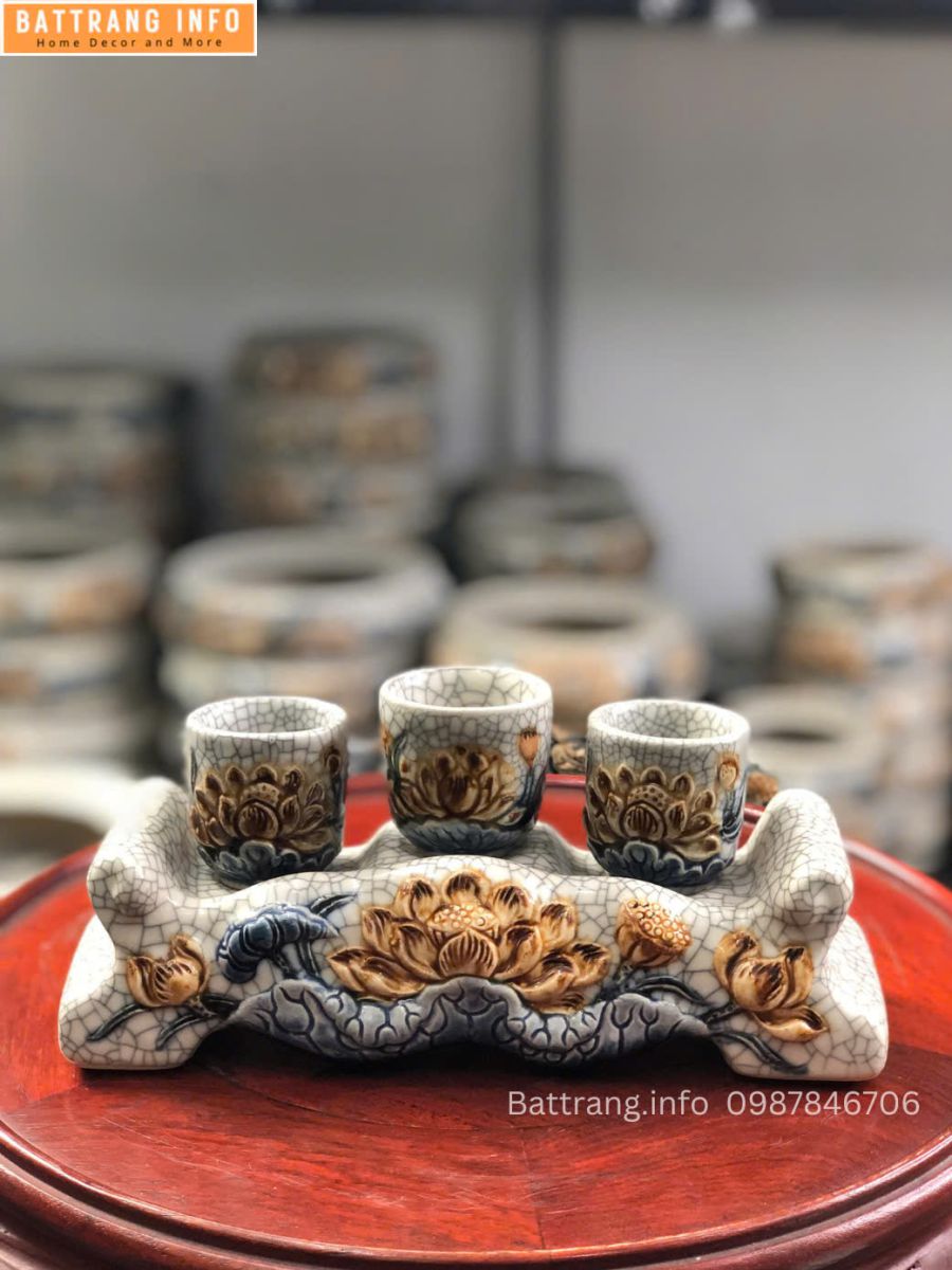 KỶ 3 NGAI SEN - MEN RẠN NỔI