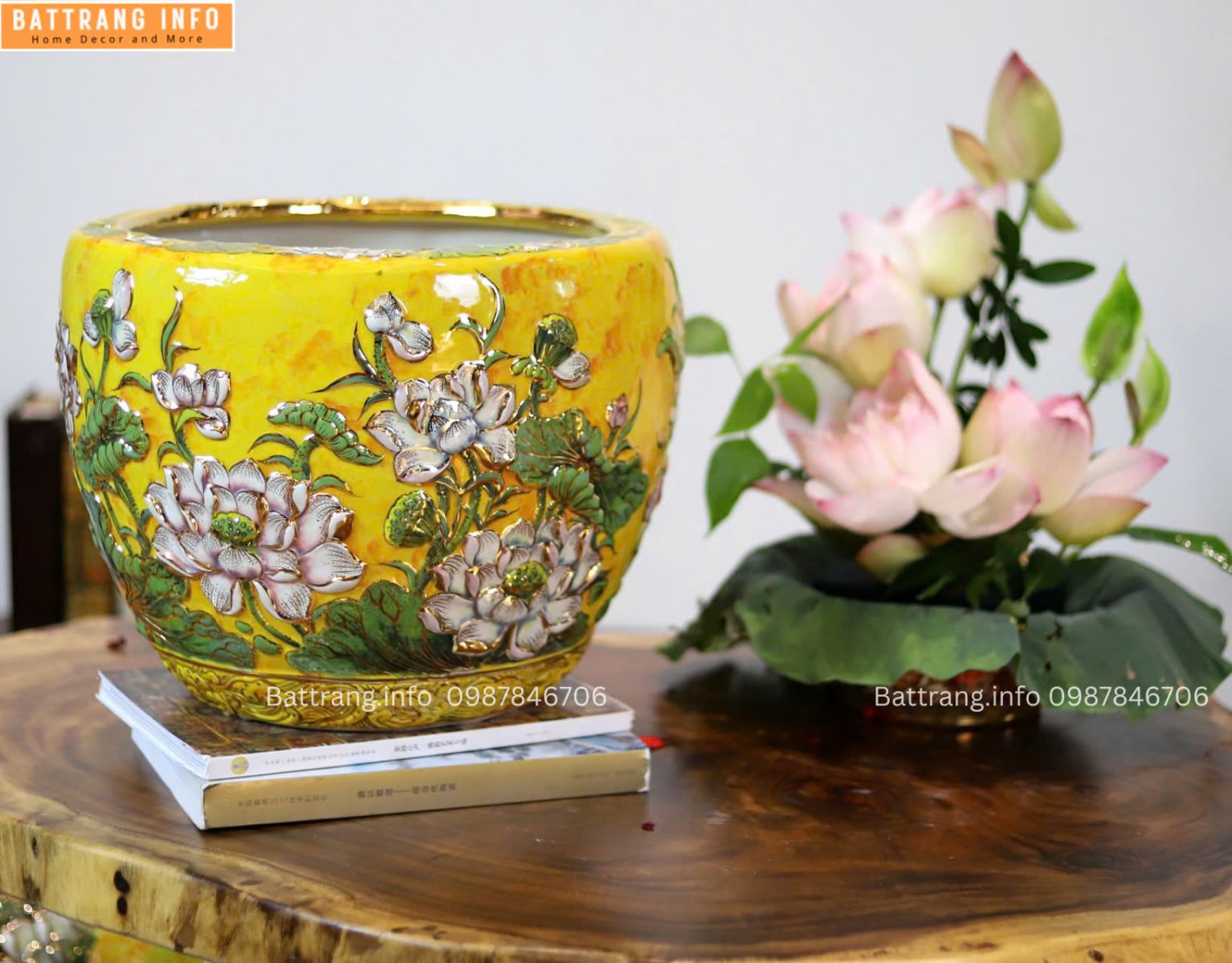 THỐNG SEN PHÚ QUÝ ĐẮP NỔI VẼ VÀNG
