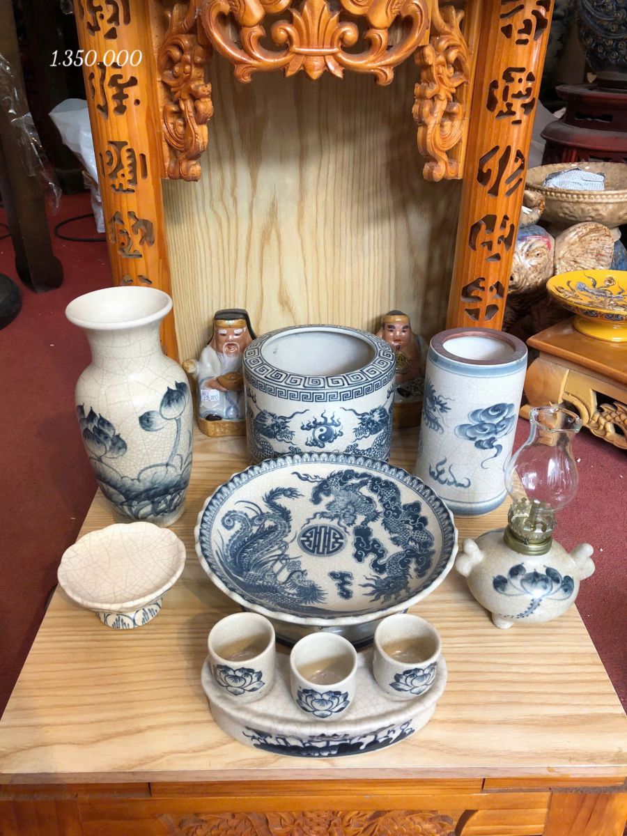 Bộ Đồ Thờ Men Rạn Vẽ Tay Cho Ban Thờ Thần Tài