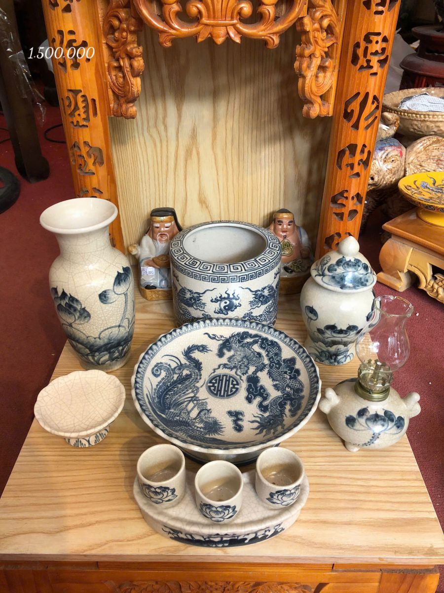 Bộ Đồ Thờ Men Rạn Vẽ Tay Cho Ban Thờ Thần Tài