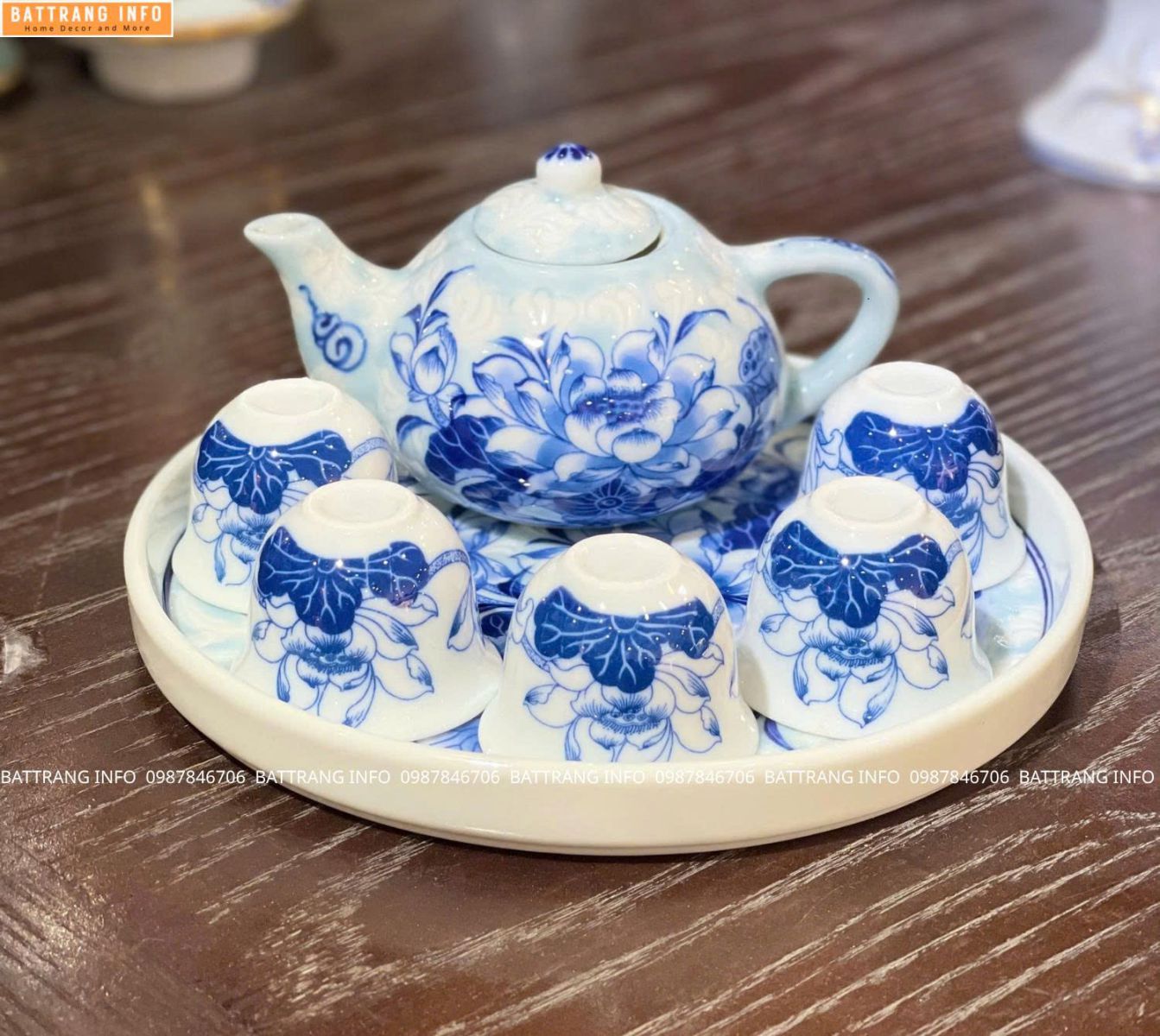 Bộ Trà Cúng Gấm Xanh Men Lam Hoa Sen Cao Cấp Bát Tràng – Tinh Hoa Gốm Việt Trang Nghiêm Không Gian Thờ Cúng