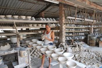 xưởng gốm sứ Bát Tràng