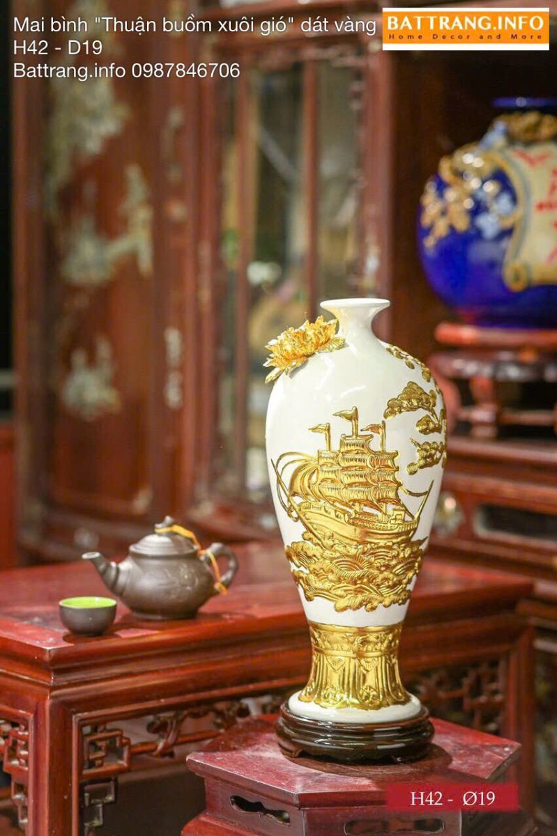 Mai Bình Thuận Buồm Men Màu Đắp Nổi Dát Vàng Cao 42cm – Gốm Sứ Bát Tràng Cao Cấp