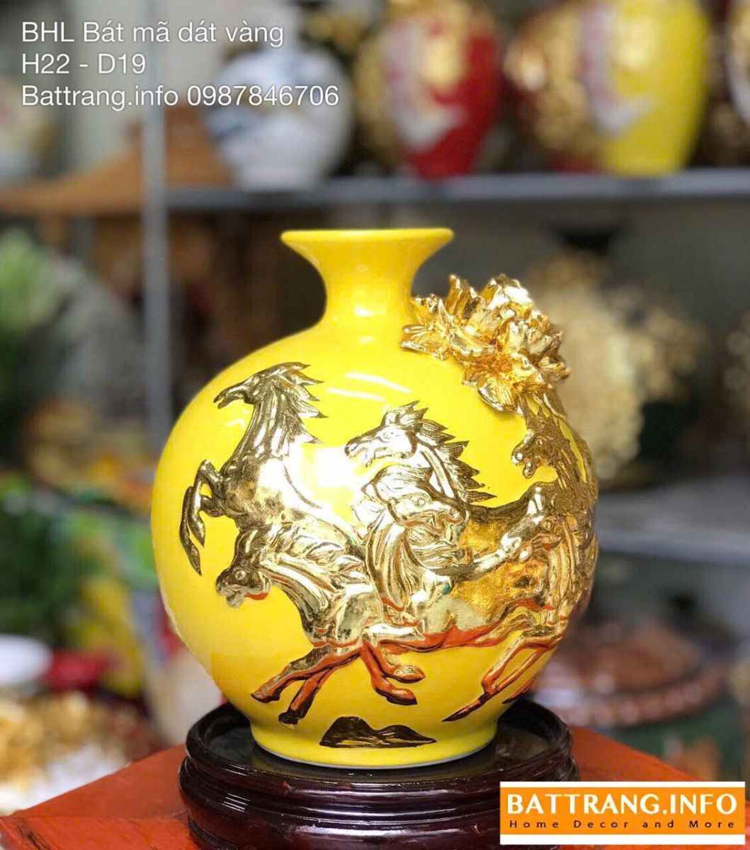 Bình Hút Lộc Mã Đáo Thành Công Men Màu Đắp Nổi Dát Vàng Cao 22cm – Tượng Trưng Cho Thành Công, Tài Lộc Và Thăng Tiến Bền Vững.