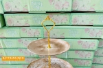 Khay đĩa sứ đựng bánh kẹo 3 tầng men màu nâu cao cấp Kích thước đĩa: 26cm x 21cm x 16cm
